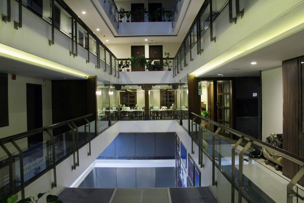 Отель The Sky Court Аурангабад Экстерьер фото